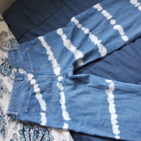 H&M Tie-die washed-up jeans size U.S 16 - Picture 2 of 3